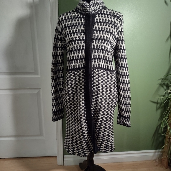 Cynthia Rowley Long Sweater Medium Grey & White - Picture 1 of 11
